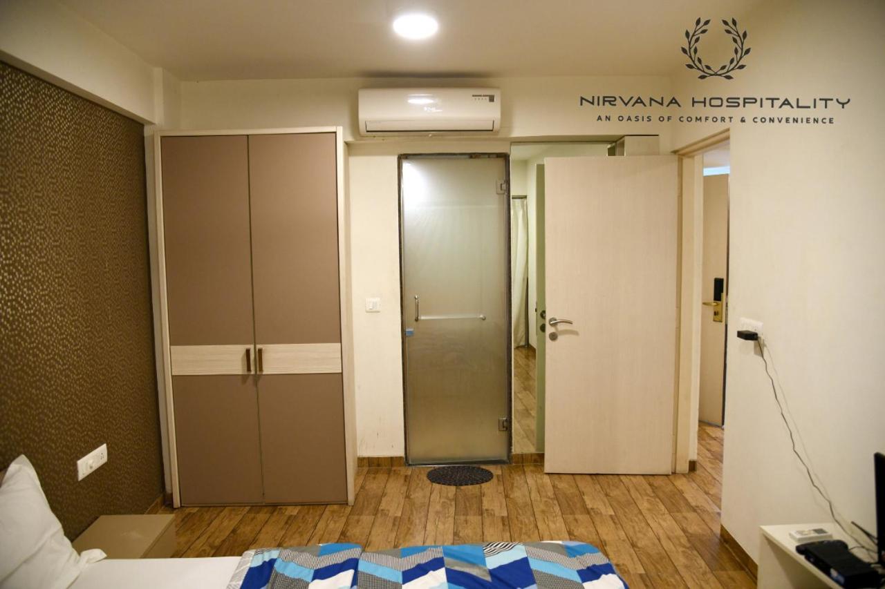 Rajhans Belliza Luxurious Studio Apartment Surat Zewnętrze zdjęcie
