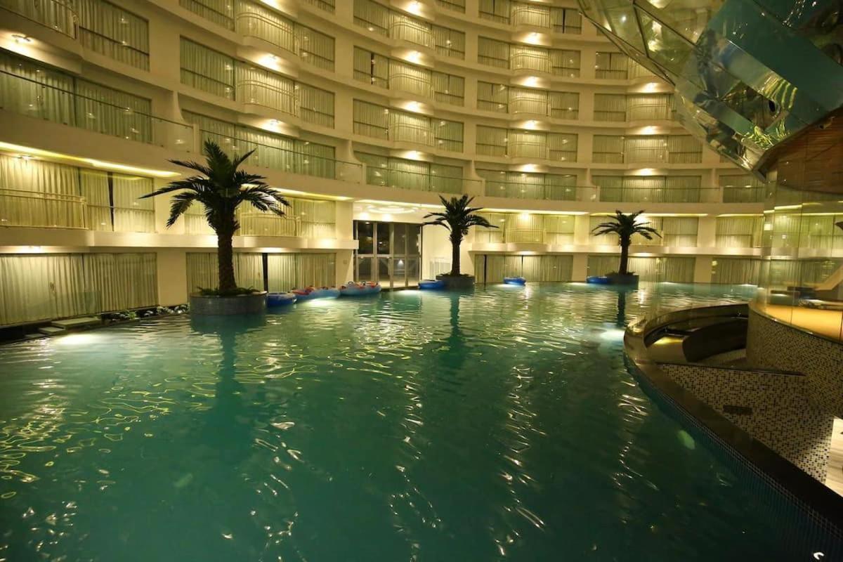 Rajhans Belliza Luxurious Studio Apartment Surat Zewnętrze zdjęcie
