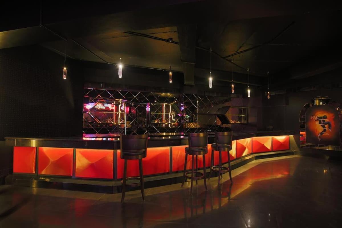Rajhans Belliza Luxurious Studio Apartment Surat Zewnętrze zdjęcie