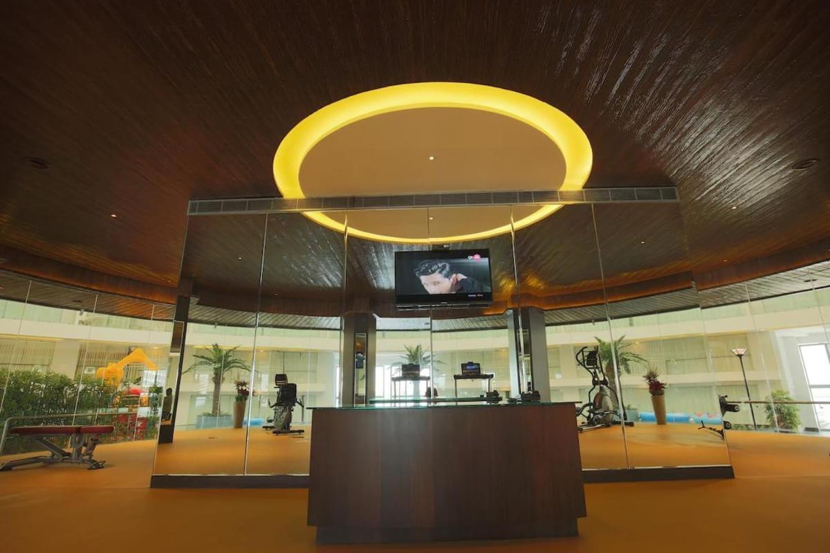 Rajhans Belliza Luxurious Studio Apartment Surat Zewnętrze zdjęcie