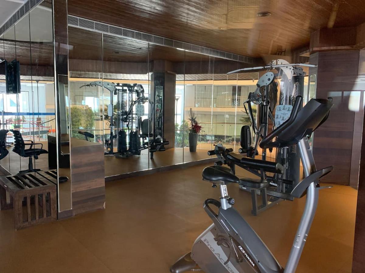 Rajhans Belliza Luxurious Studio Apartment Surat Zewnętrze zdjęcie